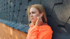 Co robić, gdy działa tylko jedna bezprzewodowa słuchawka – krótki przewodnik rozwiązywania problemów