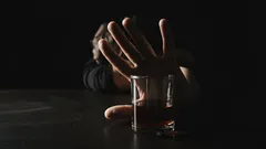 Czy jesteś podatny na alkoholizm? Które znaki zodiaku i daty urodzenia powinny unikać alkoholu?