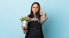 7 powszechnych błędów, które niszczą twoje rośliny doniczkowe, a ty myślisz, że to norma