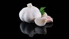 Kiedy czosnek jest zdrowy, a kiedy może zaszkodzić – czy znasz wszystkie jego właściwości?