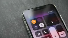 Co się stanie, gdy włączysz tryb samolotowy w telefonie: dlaczego ta funkcja jest ważniejsza, niż myślimy