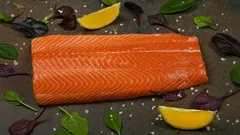 Które ryby warto wybrać, by uniknąć walki z ościami na talerzu