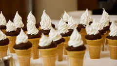 Przepis na bananowo-czekoladowy waflowy rożek, który łatwo przygotujesz w domu