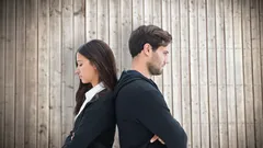 Czy warto wrócić do partnera, który cię zdradził? Porady psychologa